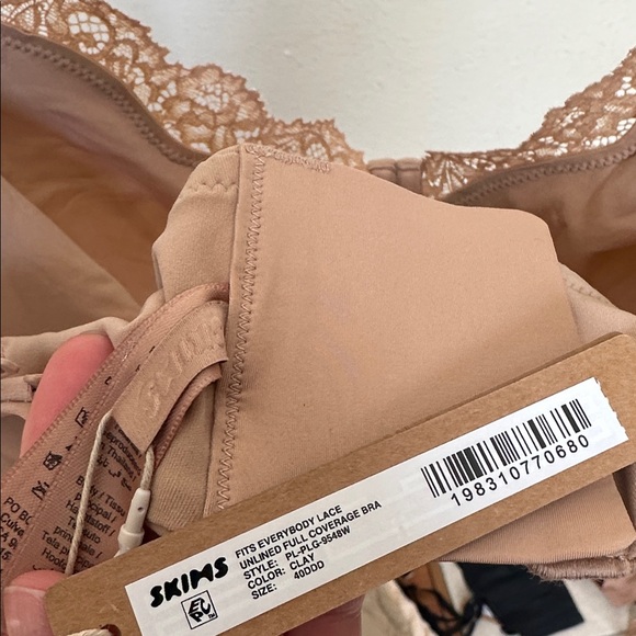 SKIMS Fits Everybody Lace NWT Unlined Full‎ Coverage Bra  - color Clay 40DDD - Picture 6 of 8